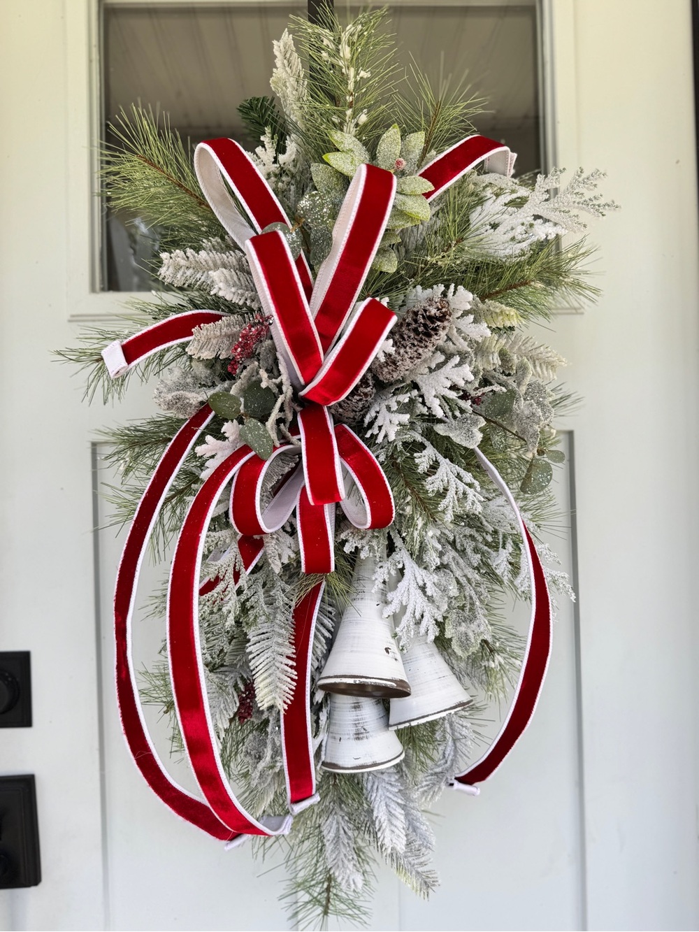 Warmwinter Cozy Teardrop Wreath